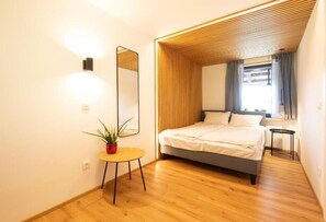 Comfort Apartment, 1 Bedroom, Mountain View | Soundproofing, iron/ironing board, free WiFi, bed sheets - Apartments pri fencu (Jesenice)
