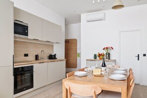 Fridge, microwave, oven, dishwasher - TheBlueStay 263 - Stunning A/C Apartment (Paris)