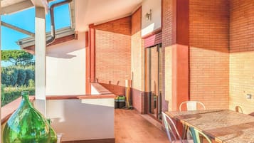 Condo | Outdoor dining