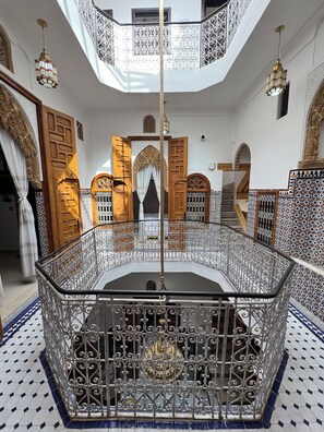 واجهة المنشأة