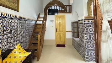 Family Double Room | WiFi (free), bed sheets