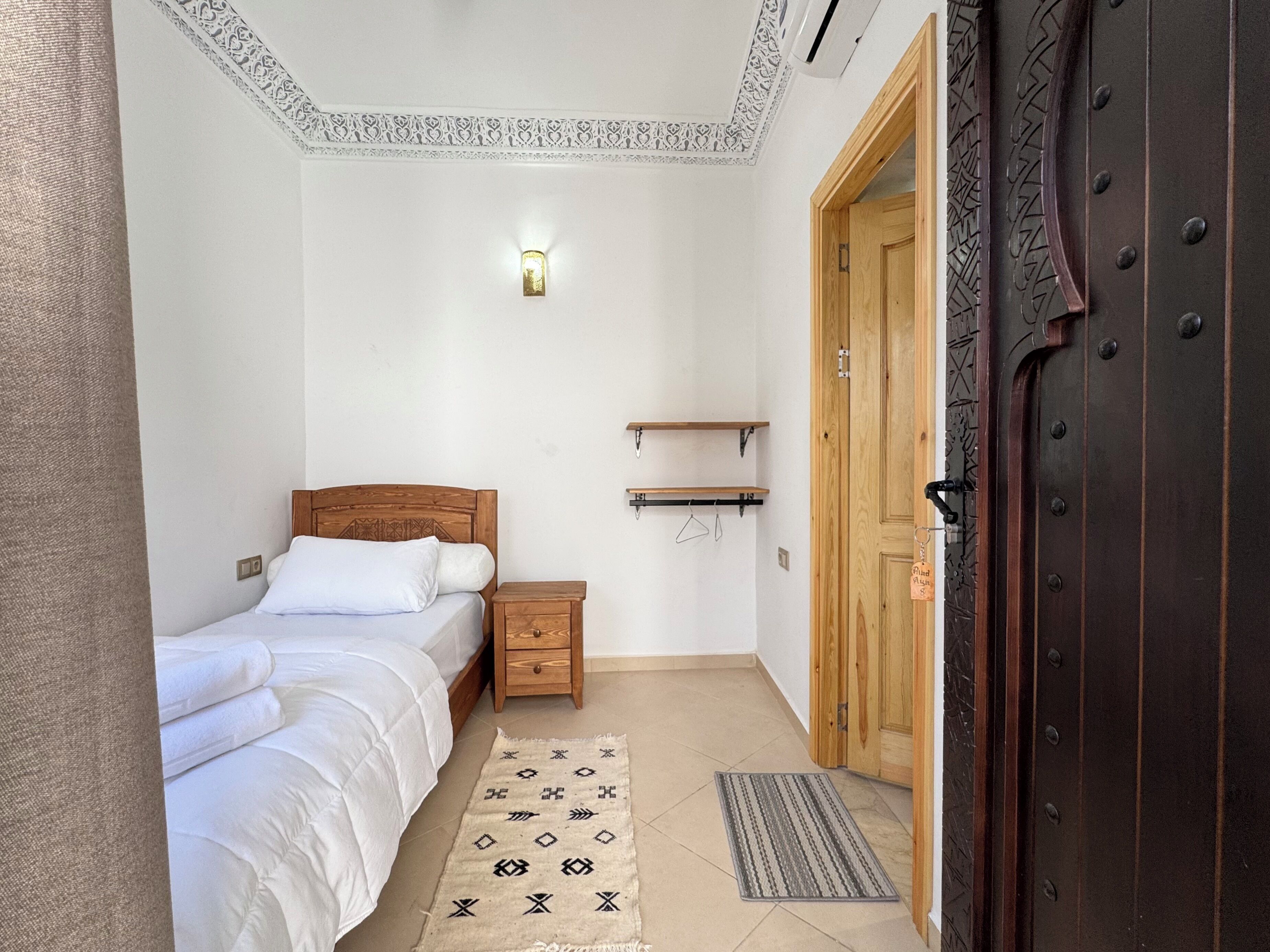 Economy Single Room | Free WiFi, bed sheets