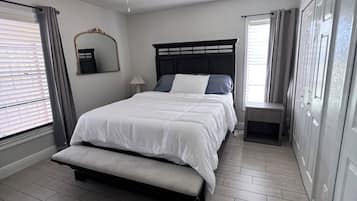 3 habitaciones, tabla de planchar con plancha, wifi y ropa de cama