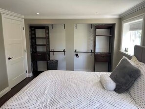 Room - Swan Lake Oasis (Victoria)