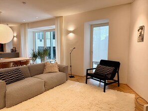 Living area - Meiselmarkt 1150 Garden apartment (Wien)