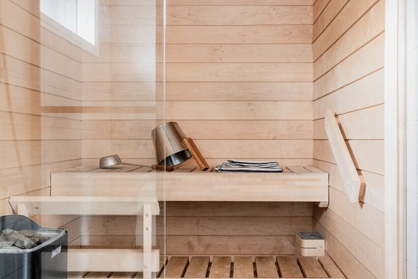 Unwind after a day of exploring in your own private electric sauna, which heats up quickly for a traditional Finnish relaxation experience. We provide fresh towels and a `löyly` bucket so you can enjoy the steam at your own pace.