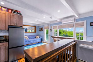 Interior - Perfect Ptown Stay, Dogs Welcome, Walk Everywhere (Provincetown)