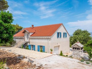Exterior - Stay With Panoramic Sea Views (Pucisca)