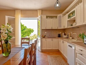 Villa | Private kitchen - Stay With Panoramic Sea Views (Pucisca)