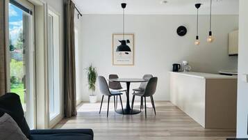 Dúplex Confort, 3 habitaciones, vistas al patio, en la zona del patio | Interior