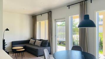 Dúplex Confort, 3 habitaciones, vistas al patio, en la zona del patio | Interior