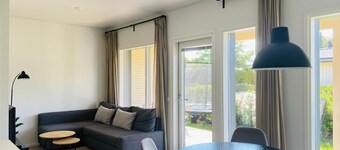 Modern 3BR House with Sauna & Parking