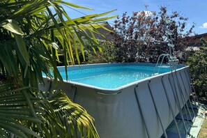 Pool - Loft Gîte with Private Pool, Jacuzzi, AC & Garden – Peaceful Countryside (Saint-Grégoire)