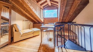 Interior - Casa Loca Colere (Lombardia)