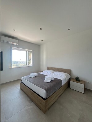 Ferros/tábuas de passar roupa, Wi-Fi, roupa de cama