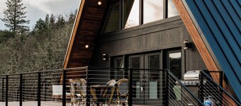The LuXRae House, Modern A-Frame on 6 Private Acres in the Gorge