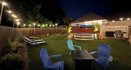 Gem On Pearl w/ Pool - Walk to Downtown Lockhart