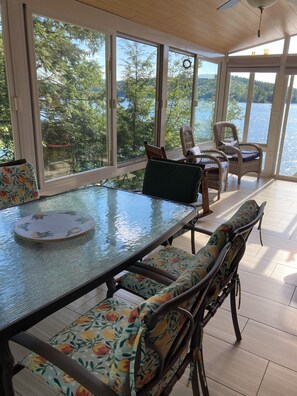 Dining - Waterfront Home With 2 docks (Meredith)
