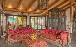 Interior - Hollywood Hills 6,000 sq.ft. Villa in the Sky - Amazing Views (Los Angeles)