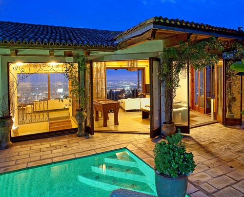Hollywood Hills 6,000 sq.ft. Villa in the Sky - Amazing Views