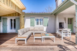 Terrace/patio - Villa Azuréa – Swimming Pool and Pond (La Teste-de-Buch)