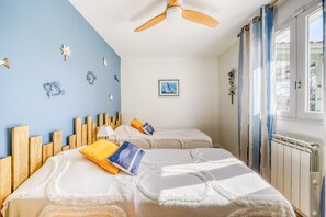 Iron/ironing board, Internet, bed sheets - Villa Azuréa – Swimming Pool and Pond (La Teste-de-Buch)