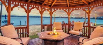 6 Bed, 180°View, Beach, Sleeps 16, HotTub, Game Rm