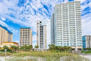 Exterior - 2 Bedroom Oceanview Condo - kitchen, W/D, pool, hot tub, gym, racquetball, etc. (Myrtle Beach)