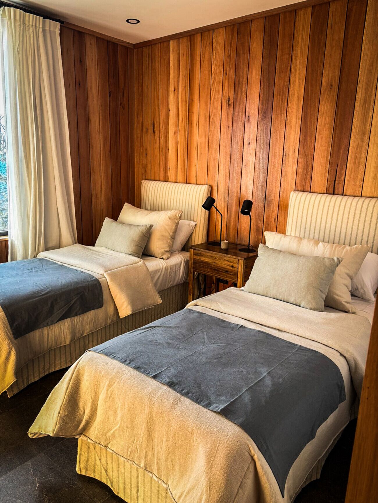 3 bedrooms, WiFi (free), bed sheets