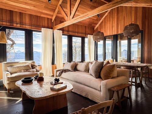 Hillside Retreat ideal for groups facing the Cordillera