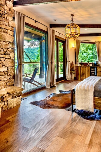 Elk & Embers Mountain Hideaway