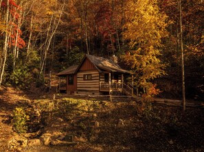 Terrace/patio - Elk & Embers Mountain Hideaway (Waynesville)