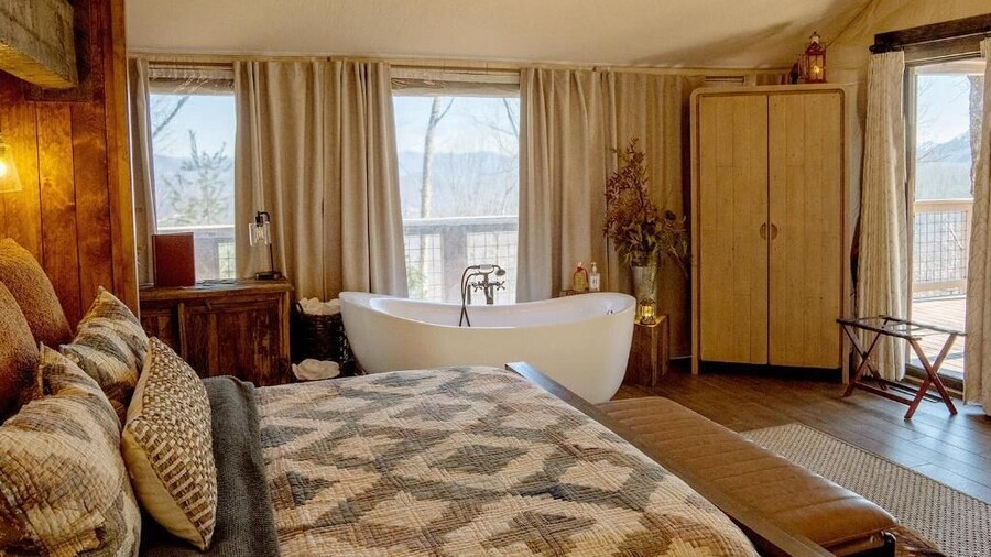 Elk & Embers Mountain Hideaway