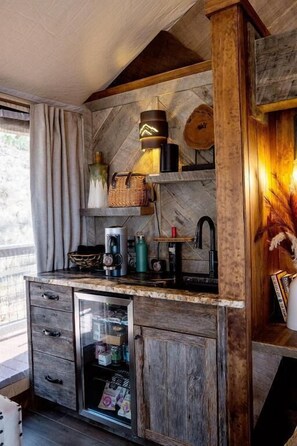 Interior - Elk & Embers Mountain Hideaway (Waynesville)