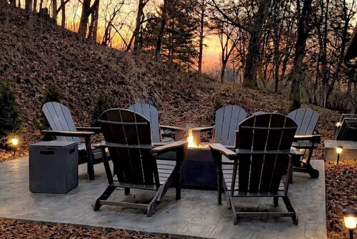 Cedar & Stone Retreat