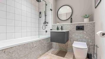 Shower, towels