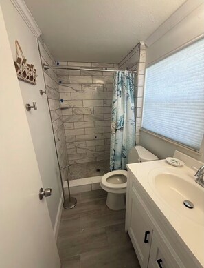 Hårtørrer, håndklæder, Sæbe, Toiletpapir