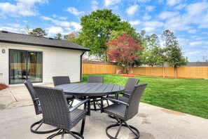 Outdoor dining