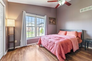 Room - Blue Moon Ranch in Bloomington (Bloomington)