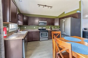 Private kitchen - Blue Moon Ranch in Bloomington (Bloomington)