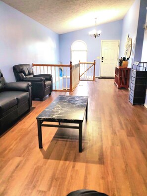 Interior - Blue Moon Ranch in Bloomington (Bloomington)