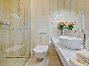 Villa | Bathroom - Seafront Stay in Necujam Bay (Solta)