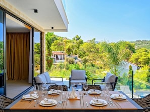 Villa | Balcony - Seafront Stay in Necujam Bay (Solta)