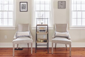Interior - The Fig House on Spring · Walk to King · 3BR, Sleeps 8 (Charleston)