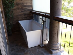 奢華四人房, 露台 | 住宿地面