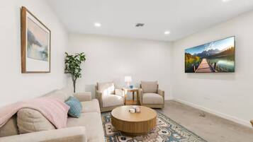 Luksushus, 2 soverom, kjøkken | Oppholdsområde