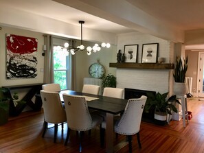 Dining - Historic Saratoga House: Two Blocks from Broadway - Track Season (Saratoga Springs)