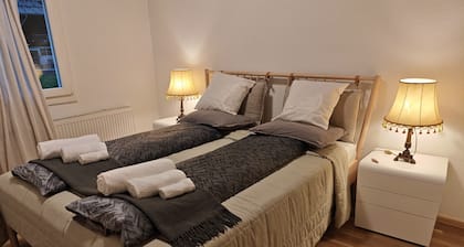 âWake Up to Lake & Mountain Views with a Magical Summer Waterfallâ