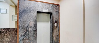 Hotel O Rani Durgawati Crossway