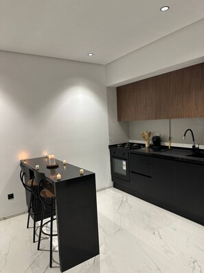 Apartemen, 1 kamar tidur, Boleh Merokok, balkon | Interior